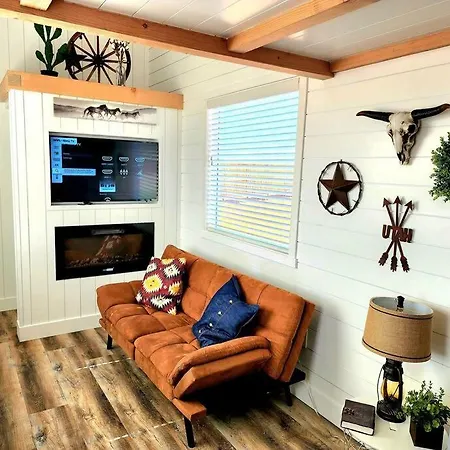 Romantic Tiny Home With Private Deck Apple Valley Exterior photo